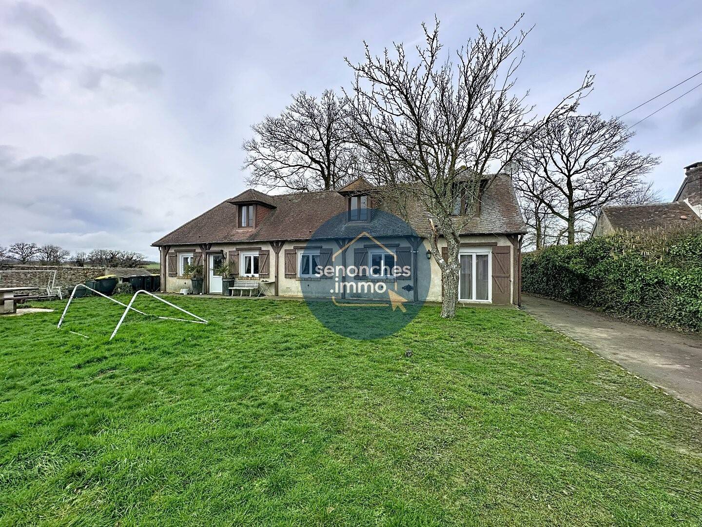 Maison 8 pièces 213 m² · à Morvilliers · 213 m² · 329 900 €