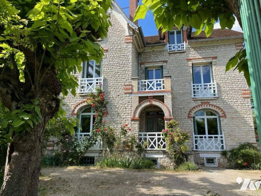 Maison 10 pièces 305 m² · à Montigny-sur-Loing · 305 m² · 968 000 €