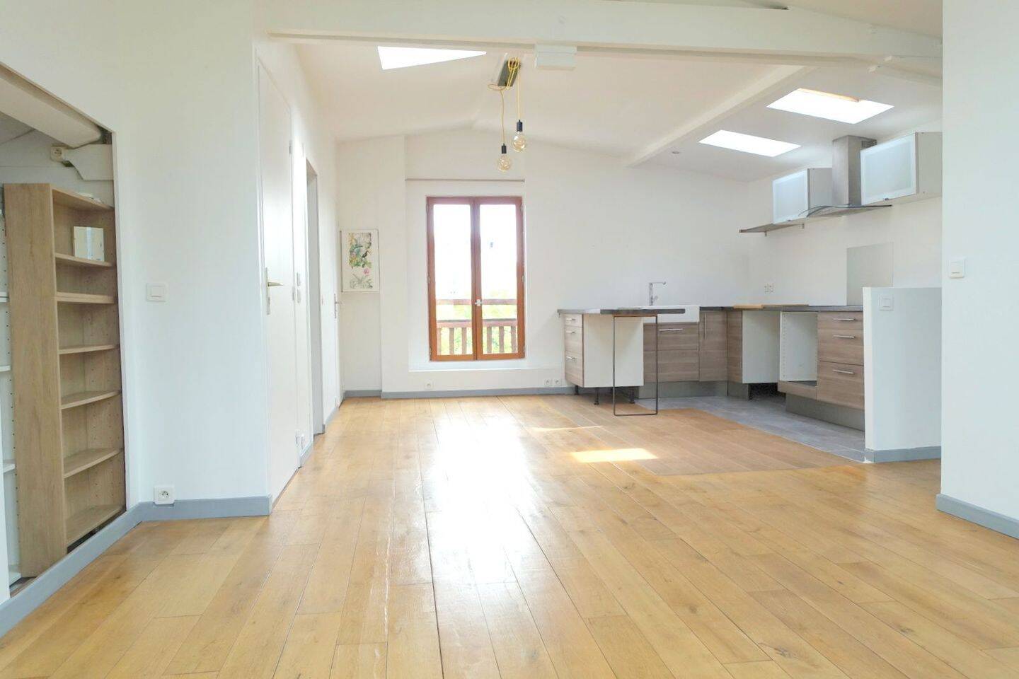 Appartement 5 pièces 85 m² · à Asnières-sur-Seine · 85 m² · 1 877 €