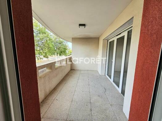 Appartement à vendre 112 000 € 2 pièces 1 chambre 40 m² RDC/3 Coopérative Agde 34300