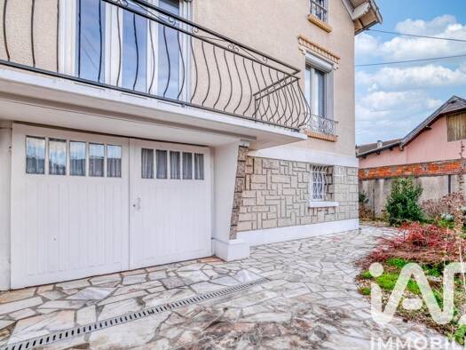 Maison à vendre 415 000 € 3 pièces 2 chambres 95 m² 379 m² de terrain Sud-Bords de Marne-Foch Chelles 77500