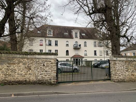 Parking à louer 59 € 15 m² Dammarie-les-Lys 77190