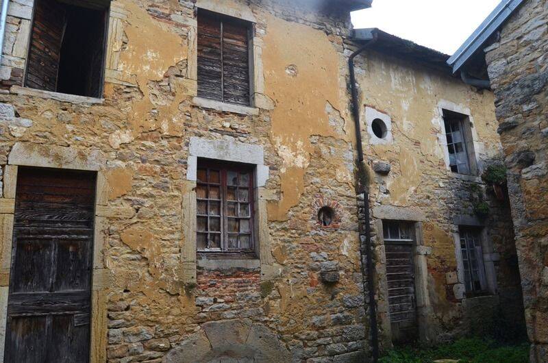 Maison 2 pièces 77 m² · à Beaufort-Orbagna · 77 m² · 65 000 €