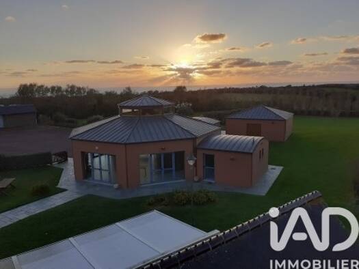 Demeure à vendre 869 000 € 17 pièces 16 chambres 465 m² 10 000 m² de terrain Surtainville 50270