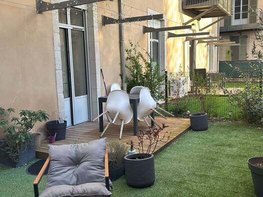 Appartement à louer 900 € 4 pièces 3 chambres 87 m² RDC/3 Amphitheatre Rodez 12000