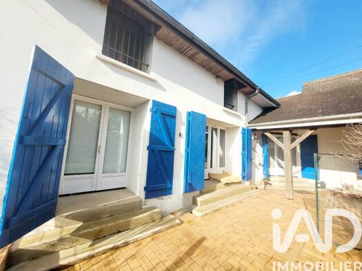 Maison à vendre 280 000 € 9 pièces 8 chambres 215 m² 3 800 m² de terrain La Ferté-Gaucher 77320