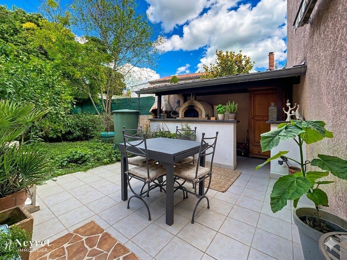 Maison 4 pièces 116 m² · à Saint-Genis-Laval · 116 m² · 420 000 €
