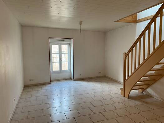 Appartement à louer 395 € 2 pièces 1 chambre 48 m² Étage 2/2 Rougemont 25680