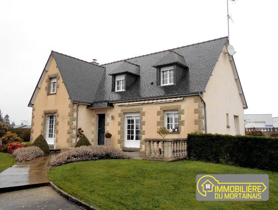 Maison 5 pièces 144 m² · à Saint-Hilaire-du-Harcouët · 144 m² · 900 €