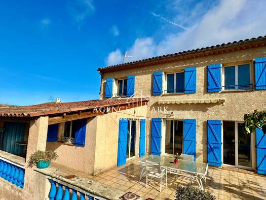 Villa à vendre 470 000 € 6 pièces 5 chambres 200 m² 849 m² de terrain Trans-en-Provence 83720