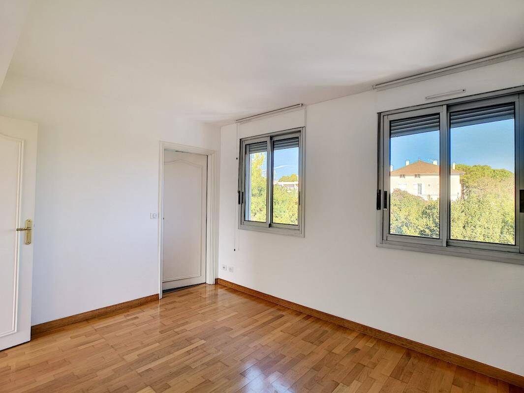 Appartement 2 pièces 84 m² · à Antibes · 84 m² · 1 537 €/mois