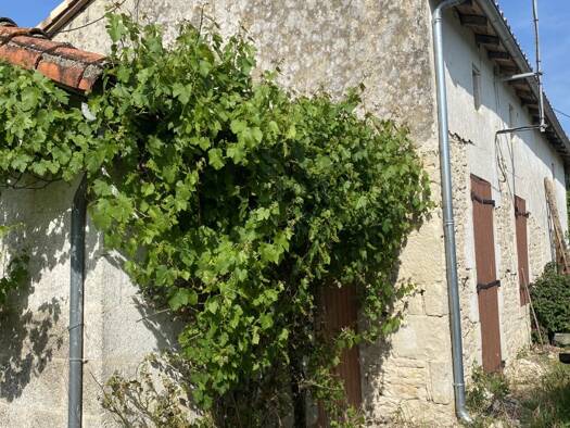 Maison à vendre 105 000 € 1 pièce 1 chambre 150 m² Gournay-Loizé 79110