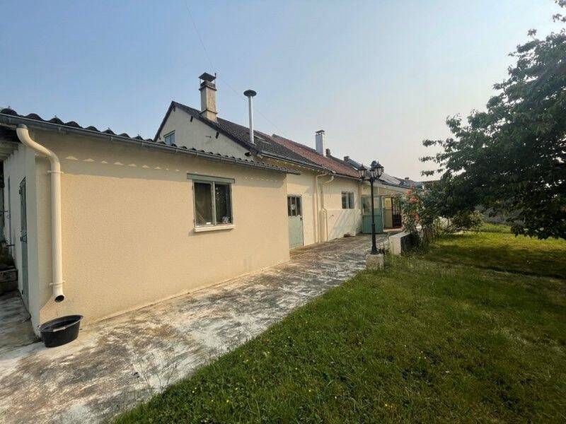 Maison 6 pièces 140 m² · à Beaumont-les-Autels · 140 m² · 139 100 €