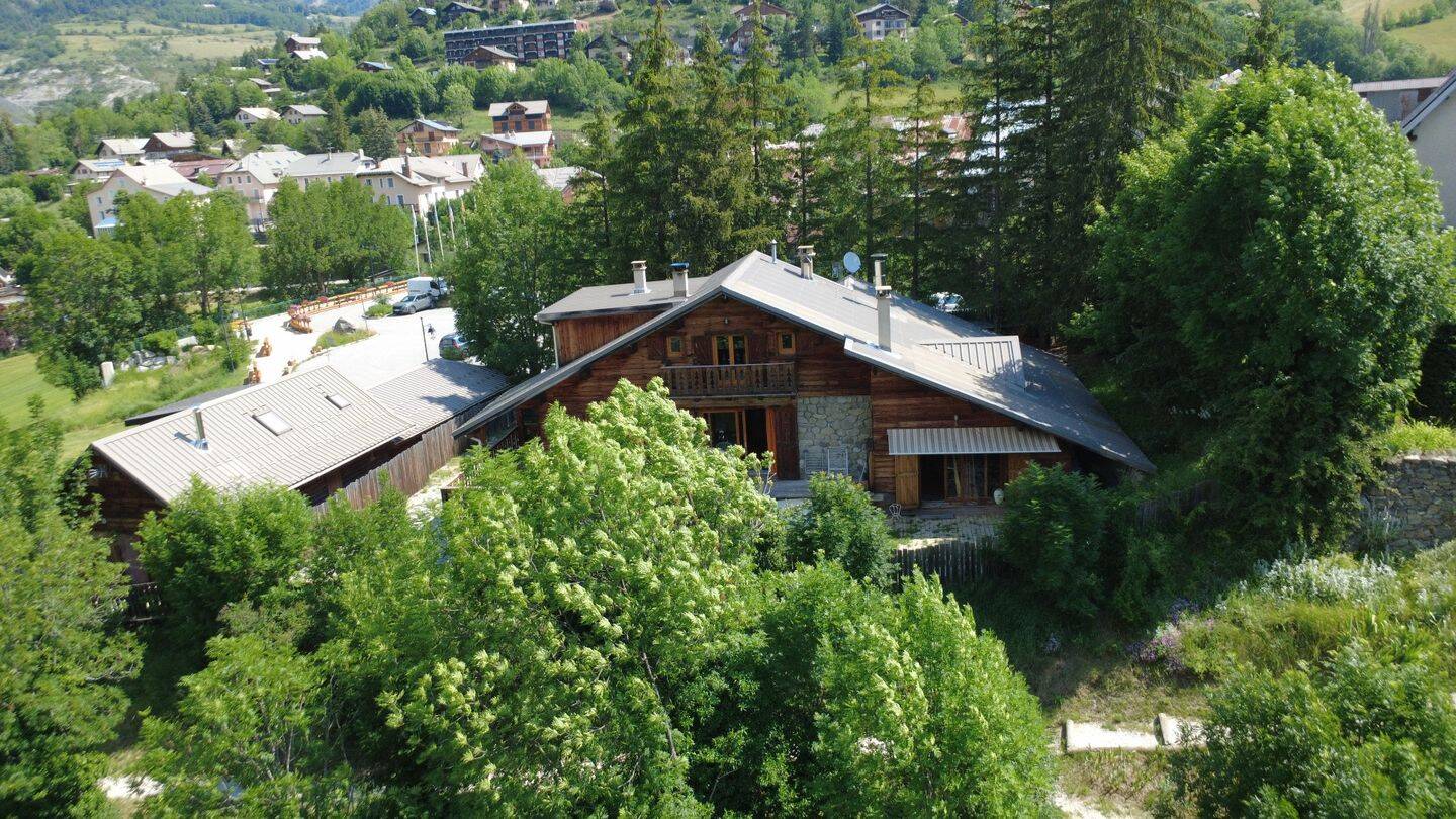 Maison 8 pièces 174 m² · à Allos · 174 m² · 668 000 €