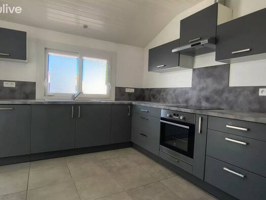 Maison à vendre 220 000 € 4 pièces 2 chambres 70 m² 284 m² de terrain Sallertaine Challans 85300