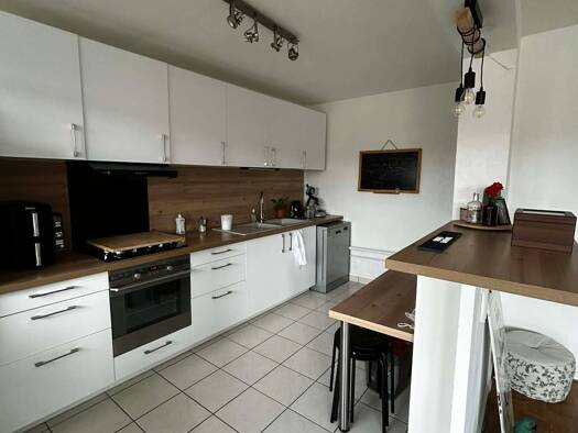 Appartement à louer 680 € 2 pièces 1 chambre 61 m² RDC/1 L'Hippodrome-Le Bois-Monzil-Zone Industrielle Villars 42390