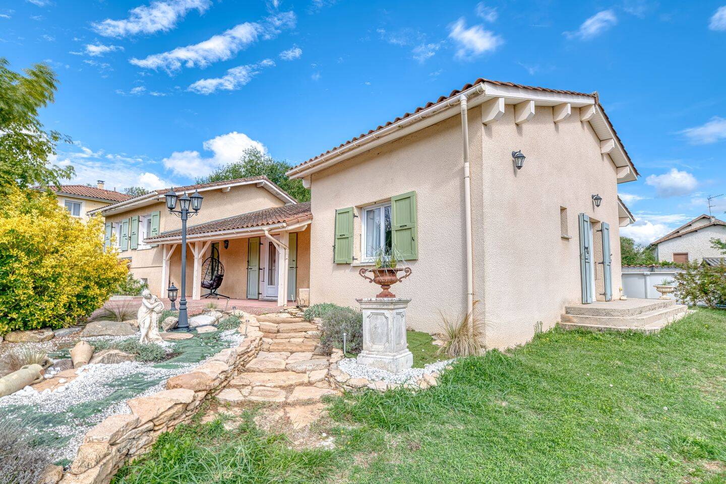 Maison 5 pièces 150 m² · à Frontonas · 150 m² · 439 000 €