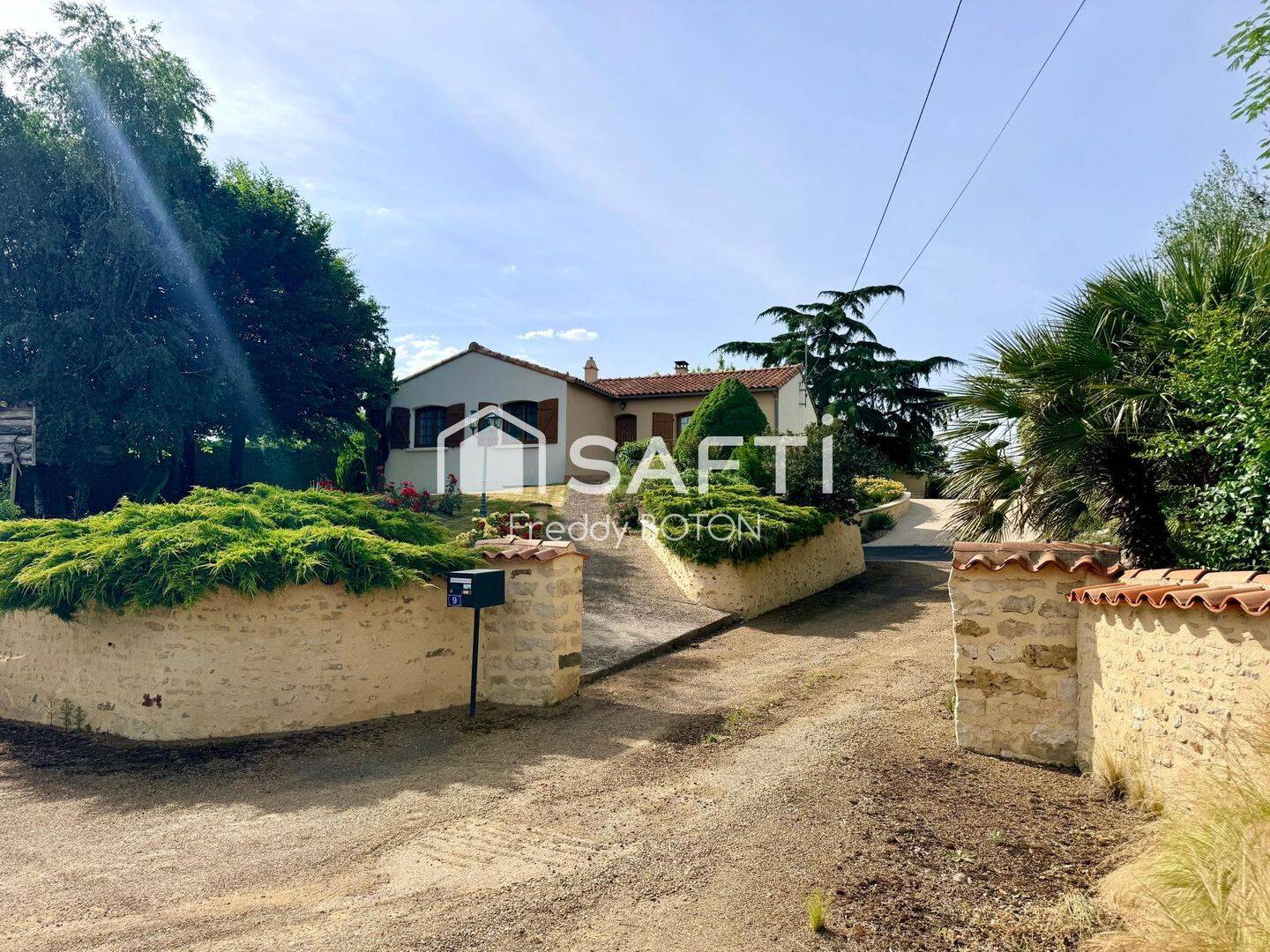 Maison 6 pièces 122 m² · à Cheffois · 122 m² · 198 000 €