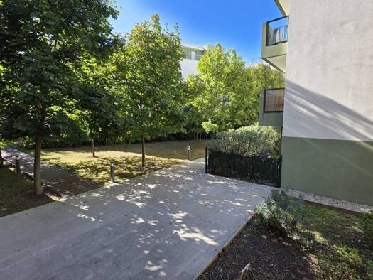 Appartement à vendre 260 000 € 4 pièces 3 chambres 74 m² RDC Le Grand Trou Lyon 8ème arrondissement 69008