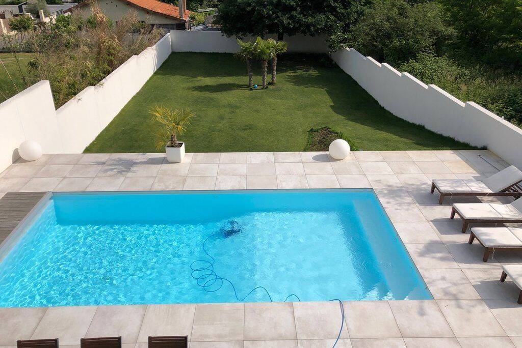 Maison 5 pièces 143 m² · à Eysines · 142,7 m² · 2 800 €