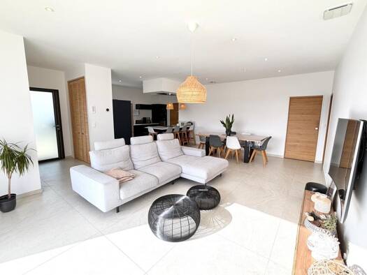 Pavillon à vendre 583 000 € 5 pièces 4 chambres 132 m² 800 m² de terrain Breuillet 17920