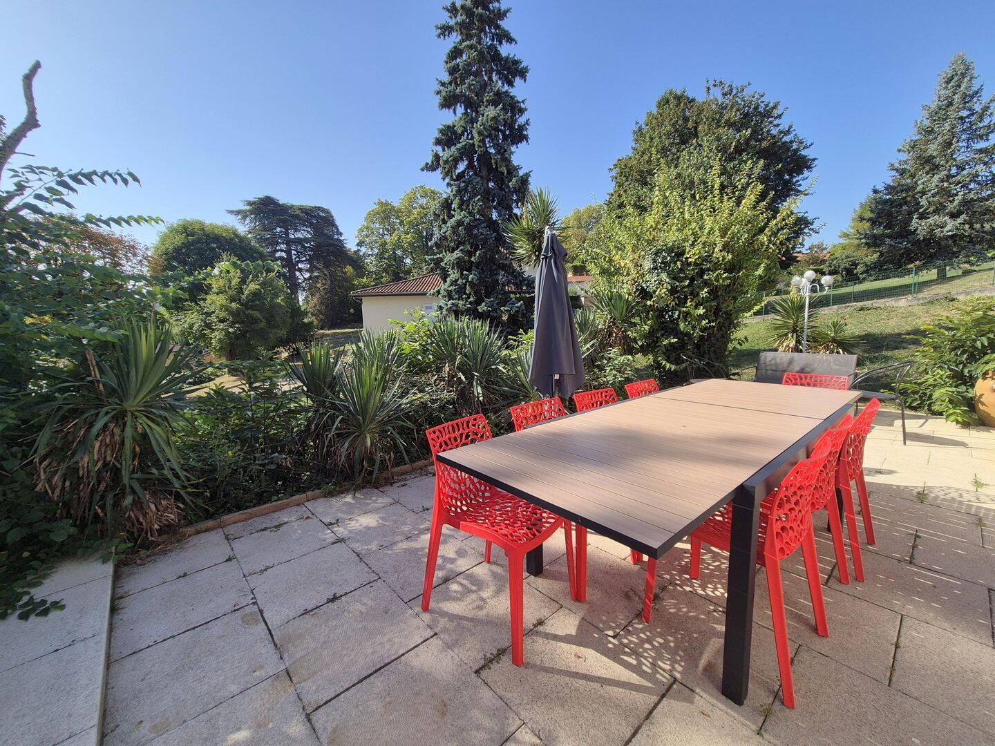 Maison 5 pièces 125 m² · à Collonges-au-Mont-d'Or · 124,6 m² · 1 300 €/mois
