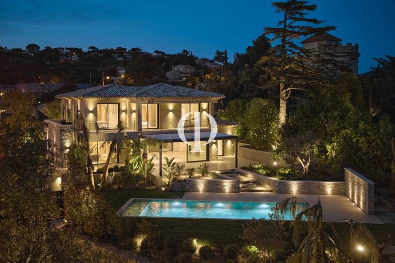 Villa à vendre 6 300 000 € 7 pièces 5 chambres 320 m² 1 565 m² de terrain Nartelle-Noyer-Bellevue-bd des Sardinaux Sainte-Maxime 83120