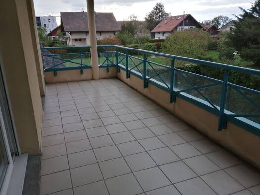 Appartement à louer 1 250 € 3 pièces 2 chambres 80 m² Étage 1/3 Cités Thonon-les-Bains 74200