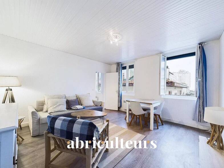 Appartement à vendre 389 000 € 2 pièces 1 chambre 42 m² 2ème étage Front de Mer Biarritz 64200