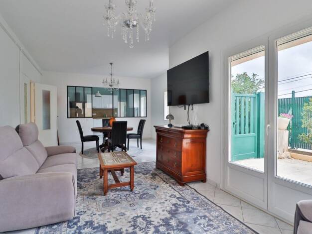 Appartement à vendre 219 000 € 4 pièces 3 chambres 98 m² RDC/2 Emile Zola Béziers 34500