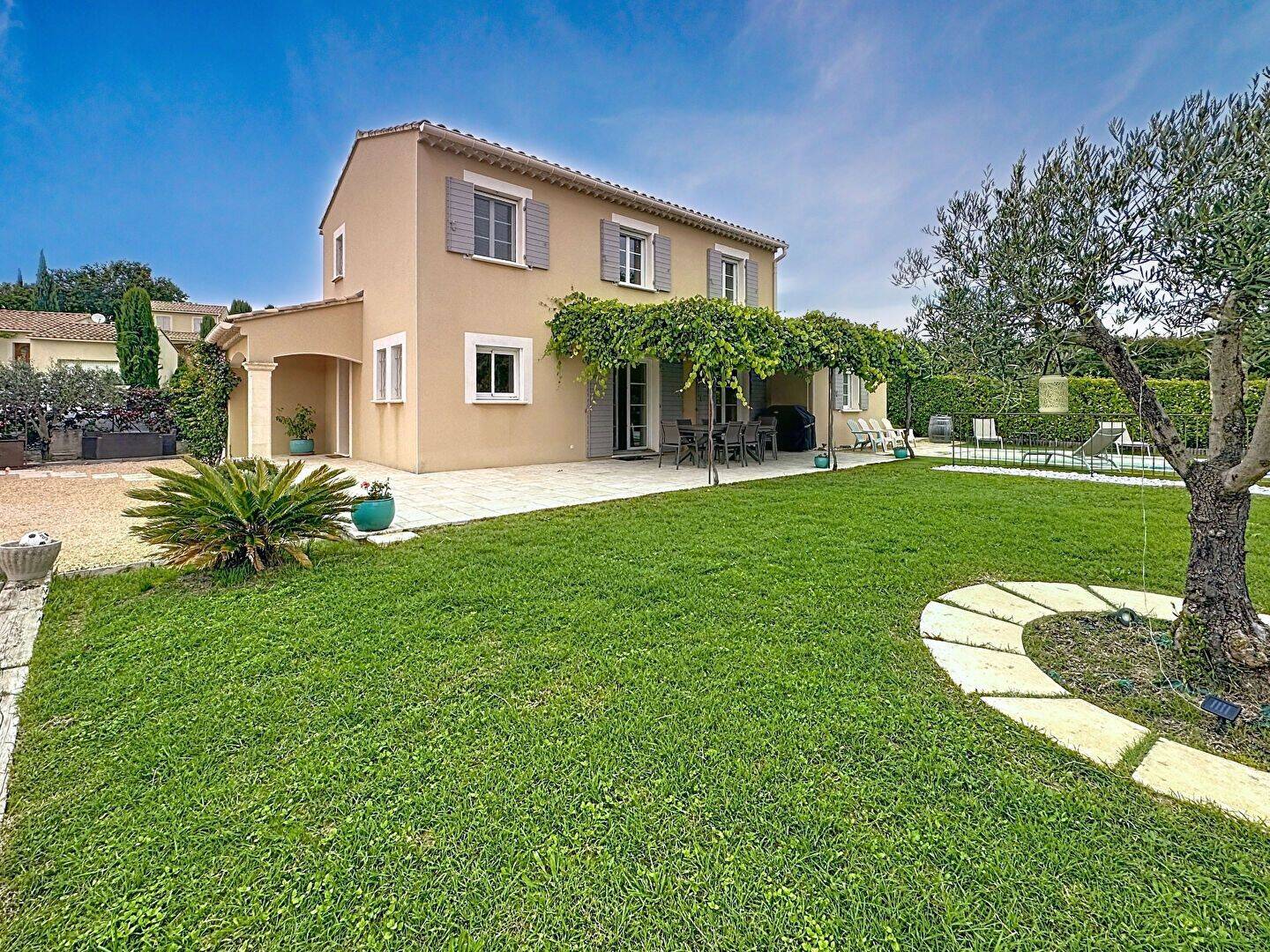 Maison 6 pièces 130 m² · à Visan · 130 m² · 428 000 €