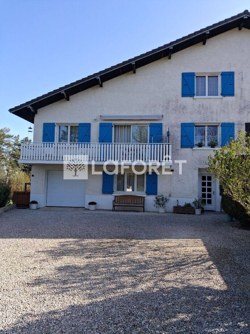Maison 7 pièces 167 m² · à Maisod · 167 m² · 279 000 €