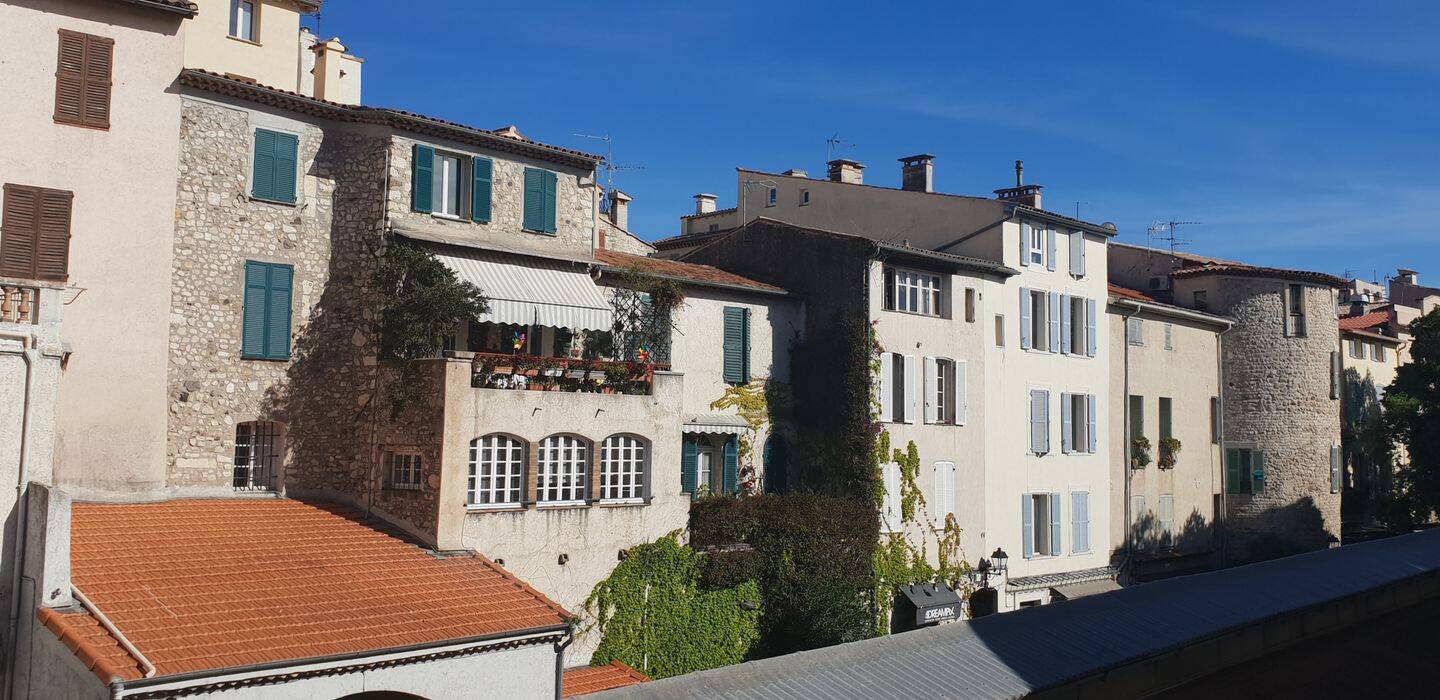 Appartement 2 pièces 52 m² · à Antibes · 52 m² · 795 €
