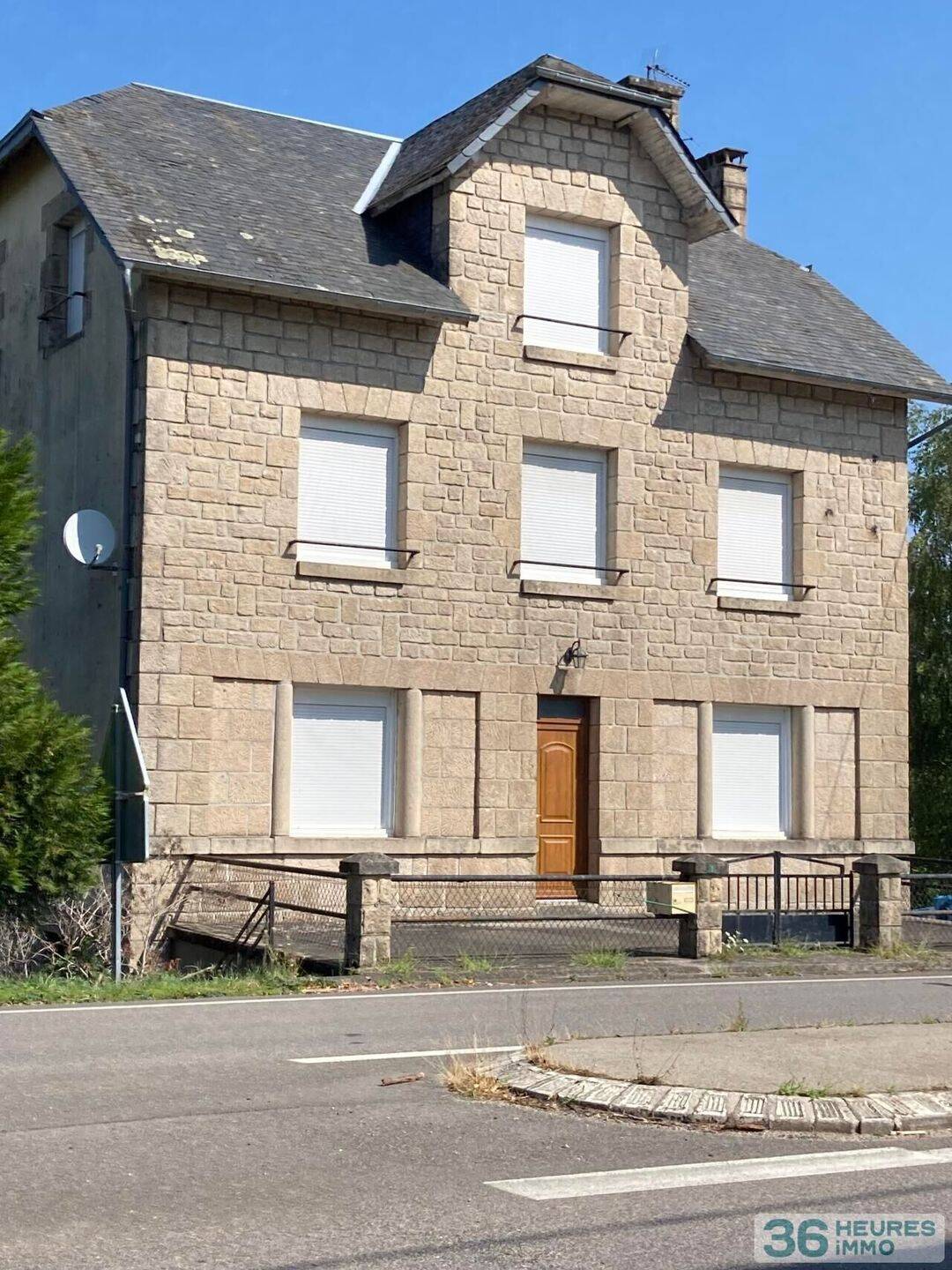 Maison 12 pièces 195 m² · à Montaignac-sur-Doustre · 195 m² · 58 550 €