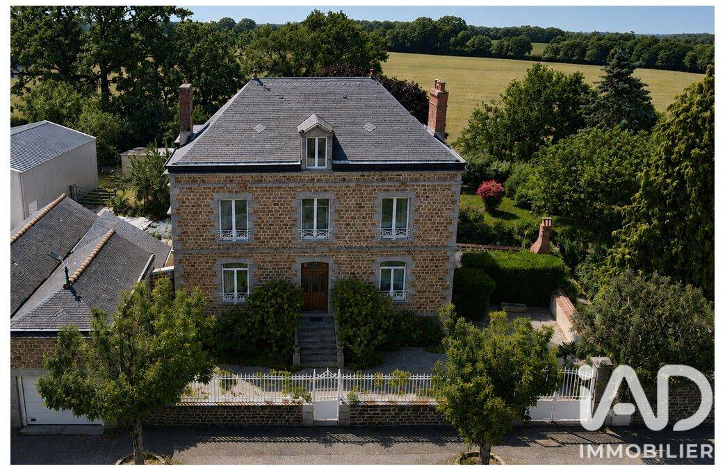 Maison 8 pièces 176 m² · à Javron-les-Chapelles · 176 m² · 298 000 €