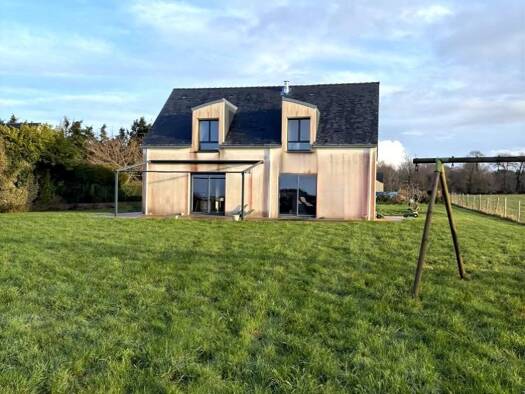 Maison à vendre 552 120 € 5 pièces 4 chambres 140 m² 2 000 m² de terrain Plougoumelen 56400