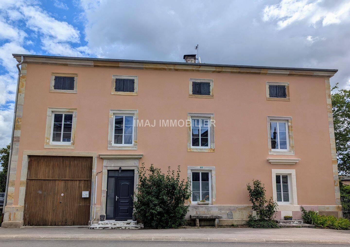 Maison 6 pièces 225 m² · à Padoux · 225 m² · 235 000 €