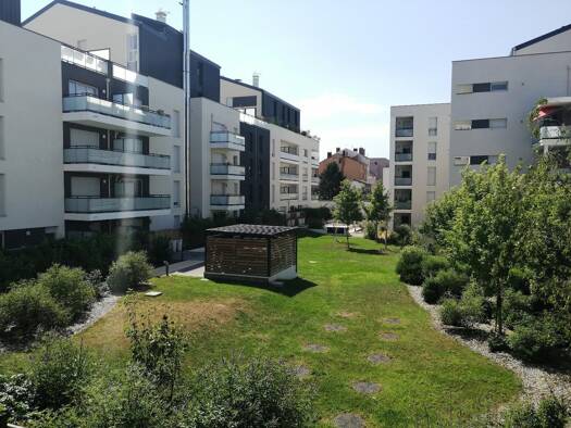 Appartement à vendre - Première occupation 130 000 € 1 pièce 23,8 m² Étage 1/5 Girondins Lyon 7ème arrondissement 69007