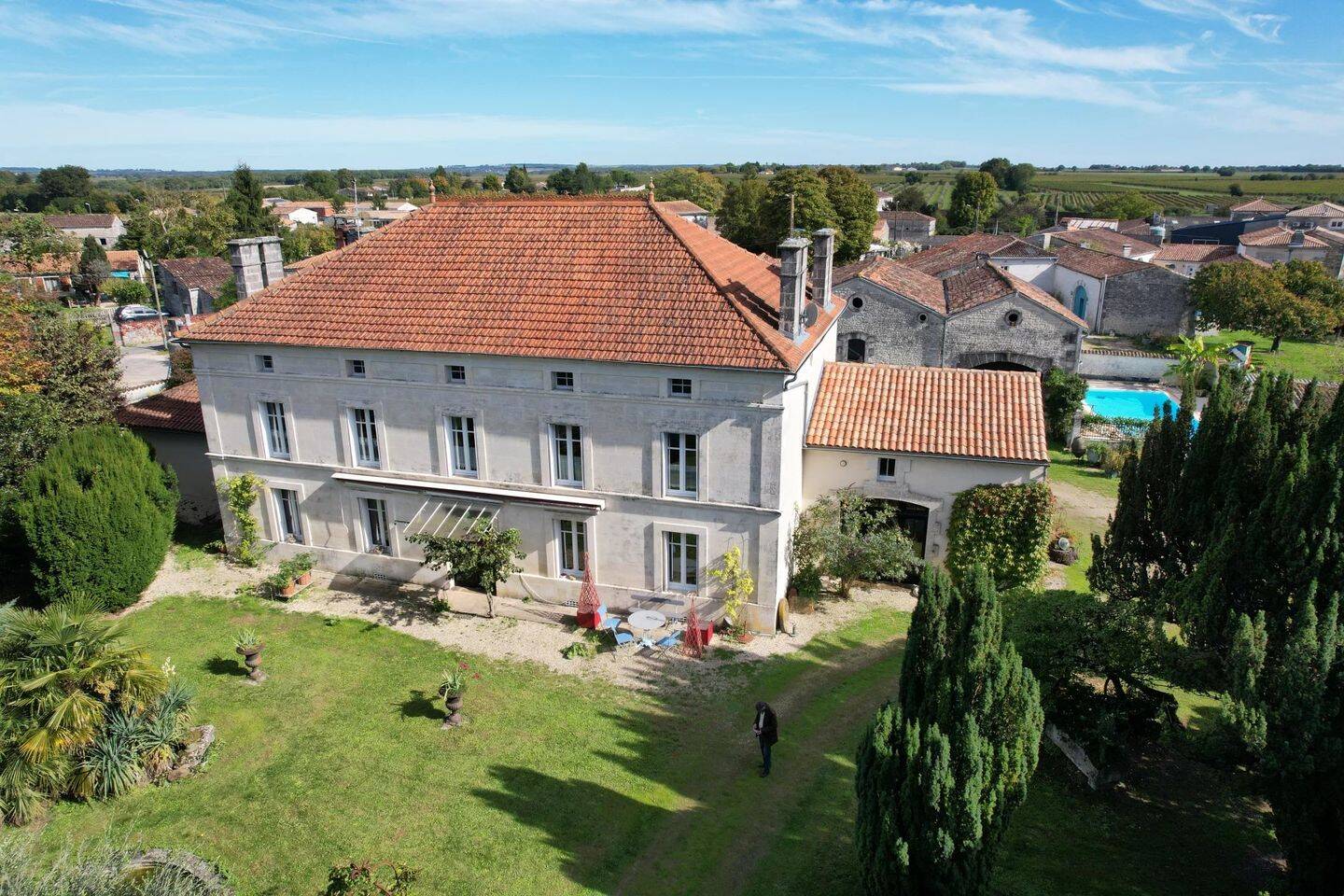 Maison 11 pièces 440 m² · à Angoulême · 440 m² · 884 000 €