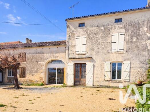 Maison à vendre 264 000 € 5 pièces 3 chambres 197 m² 2 460 m² de terrain Foussignac 16200