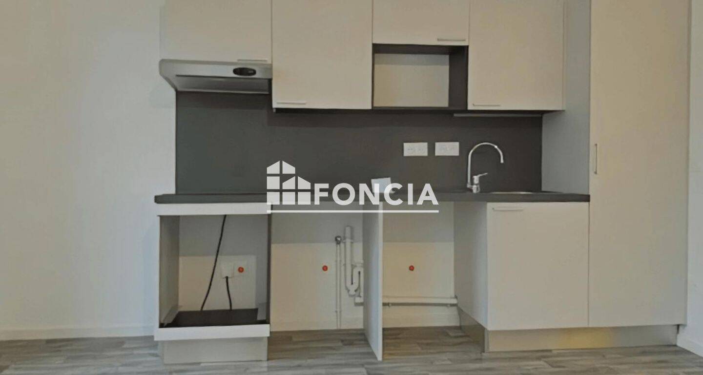 Appartement 3 pièces 59 m² · à Corbeil-Essonnes · 58,7 m² · 1 019 €/mois