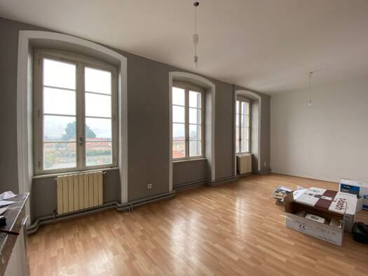 Appartement à louer 895 € 5 pièces 4 chambres 105 m² Étage 2/3 Beauregard Montbrison 42600