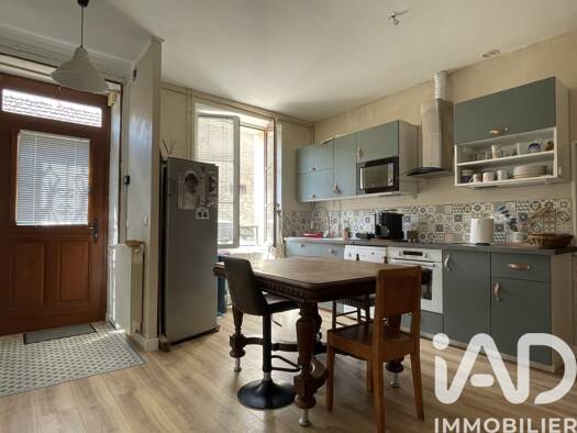 Maison de ville à vendre 225 000 € 4 pièces 3 chambres 125 m² 263 m² de terrain Champeaux 77720