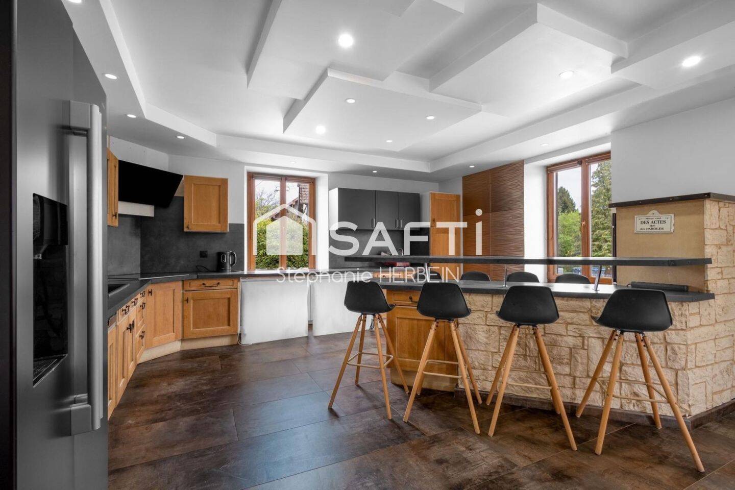Maison 6 pièces 234 m² · à Boron · 234 m² · 449 000 €