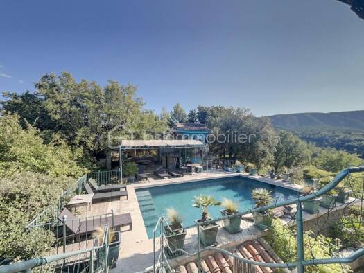 Maison à vendre 2 395 000 € 12 pièces 9 chambres 341 m² 1 200 m² de terrain Ménerbes 84560