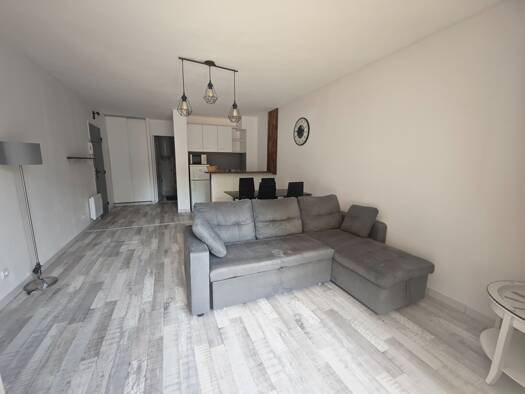 Appartement à louer 600 € 1 pièce 30 m² RDC/2 Épernon 28230