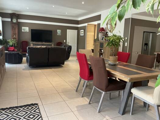 Villa à vendre 620 000 € 6 pièces 4 chambres 196 m² 3 500 m² de terrain Fonneuve Montauban 82000