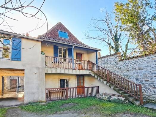 Immeuble à vendre 329 000 € 189 m² Sauveterre-de-Béarn 64390