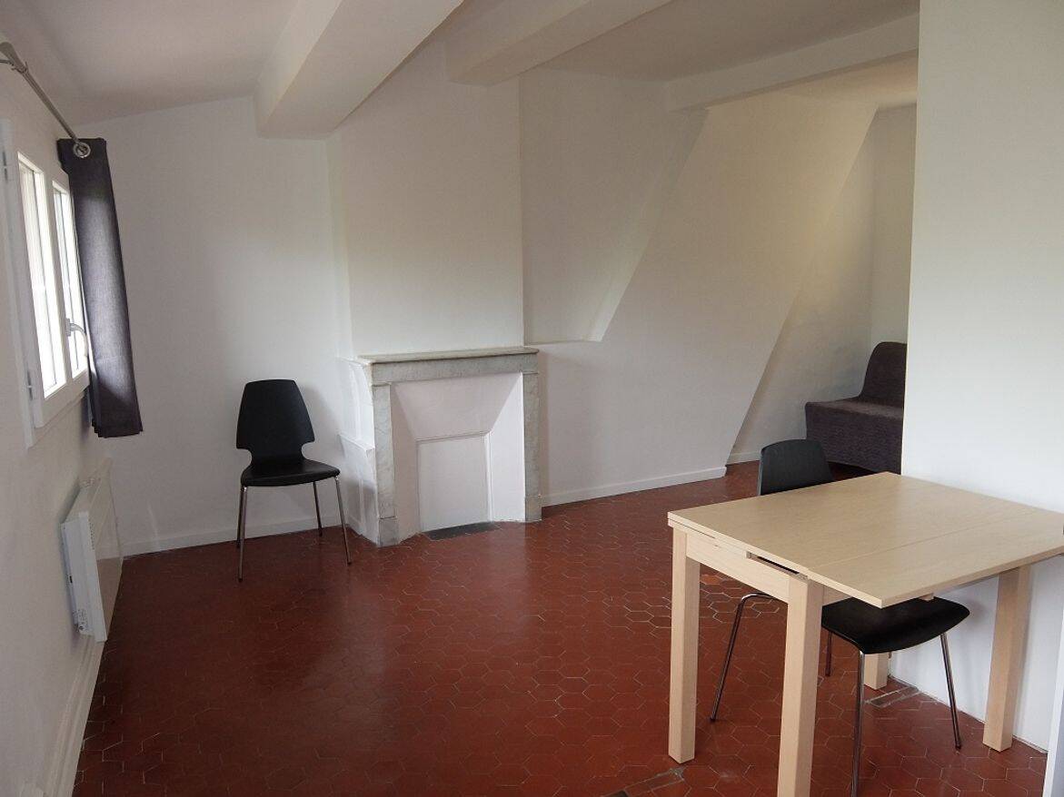 Appartement 1 pièce 20 m² · à Aix-en-Provence · 19,9 m² · 594 €