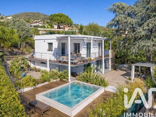 Maison à vendre 1 090 000 € 4 pièces 3 chambres 111 m² 908 m² de terrain Le Roc Fleuri-Capitou (Jeanne d'Arc) Mandelieu-la-Napoule 06210